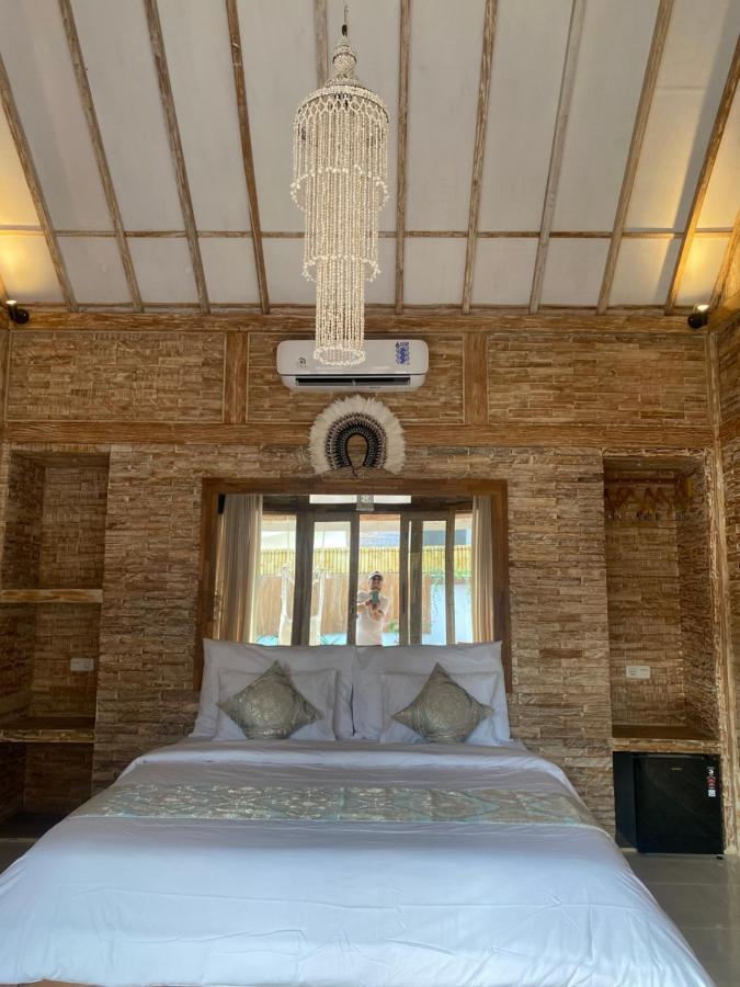 Rose Of Trawangan Private Villa *